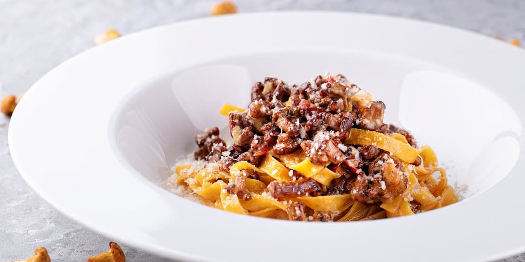 Джузеппе Дави представил сезонное меню с лисичками в Butler